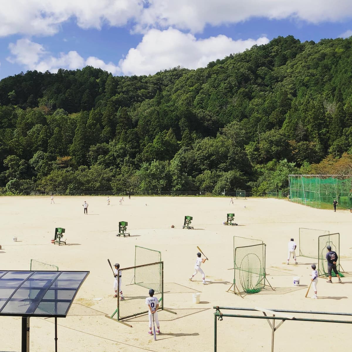 昨日今日と滋賀県のチームに視察させて頂いております。

全国制覇2連覇など数々のタイトルをお持ちのチームですが技術はもちろん、選手自らが考え行動して野球IQが小学生とは思えない素晴らしいチームでした。