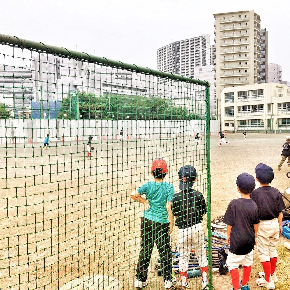チーム発足4カ月25名の部員になりました。
子供達の楽しんでいる顔が最高です！