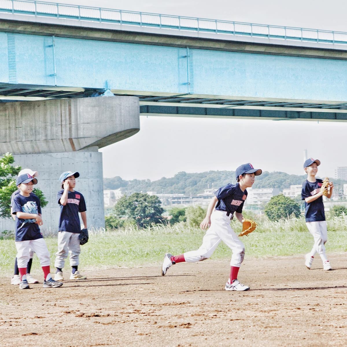 もうすぐチーム設立から5ヶ月になります。順調に部員が増えてきました。
初めは息子と二人でしたが今では28名になりました。
体験も毎週のように来てくれているのでまだ増えそうな気がします。