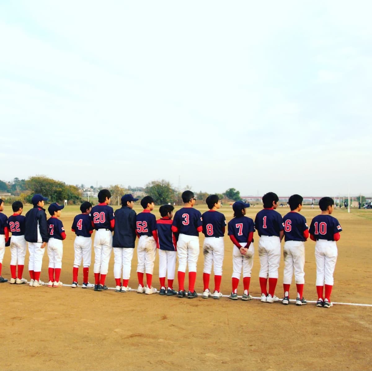 先週末6年生の最終戦。

昨年チームを立ち上げたブエナビスタにとっては初めての6年生。

訳あって一度は野球を諦めた子。
野球をやりたくても入れるチームがなかった子。

何かの運命で同じチームで野球を