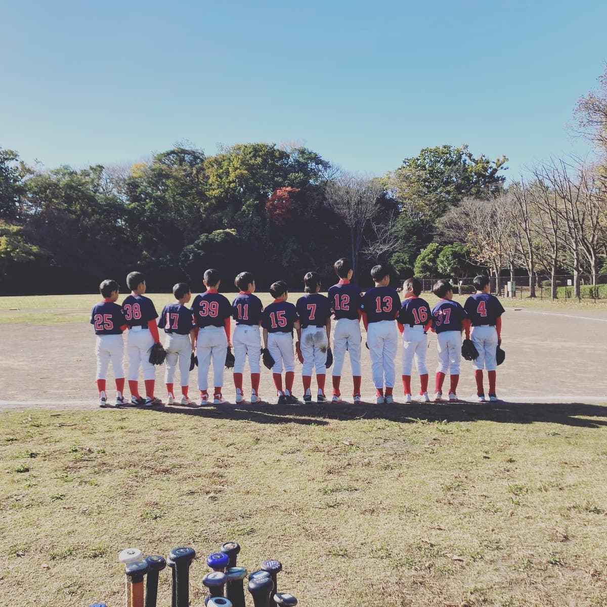 週末4-5年チーム&3-4年チーム各1試合のオープン戦。
来年へ向け新チームで2試合目になりました。
結果は4-5年 8対12敗戦
3-4年 12対3勝利
チームとして勝ち負け両方経験する事がで