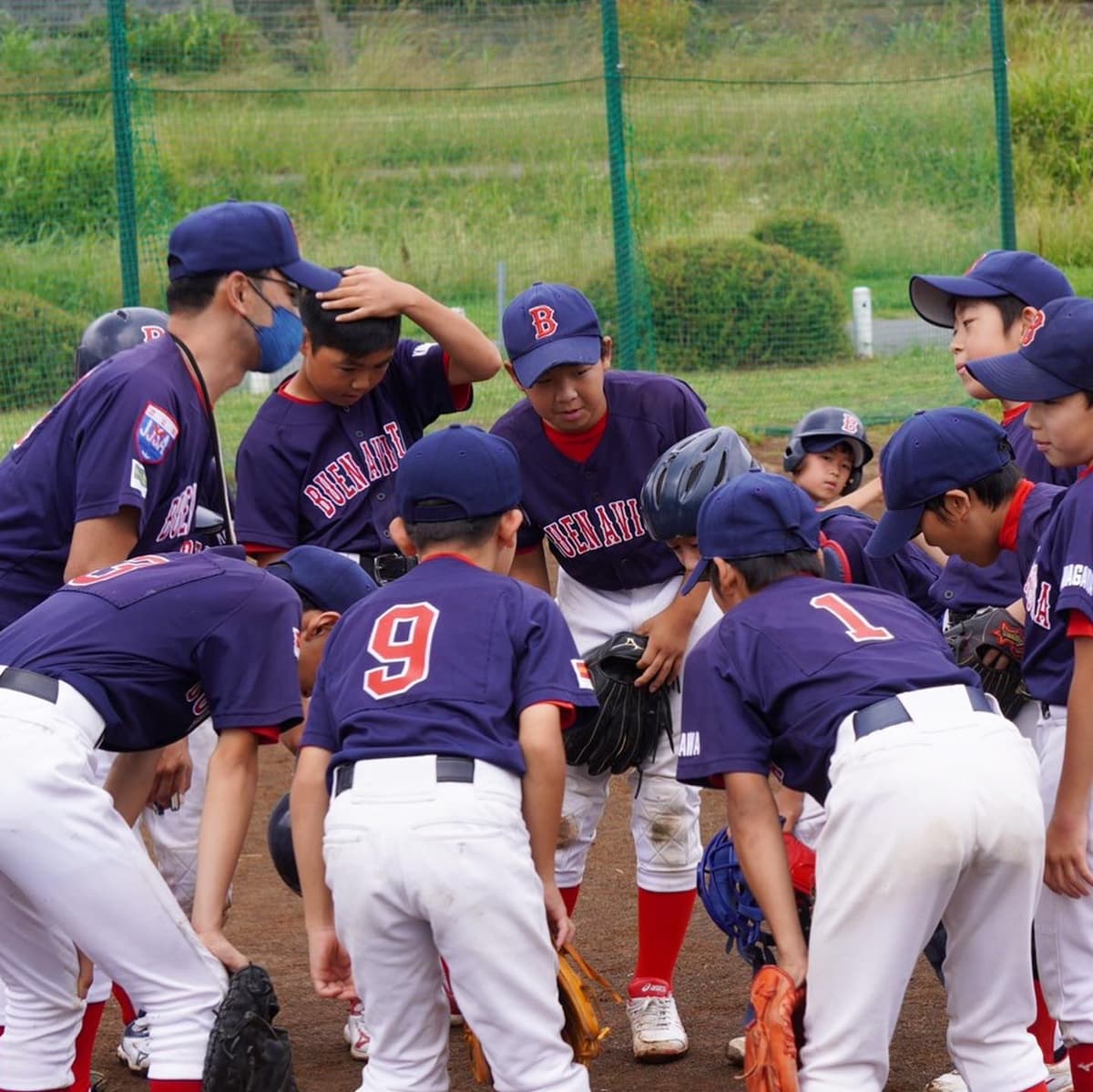 先週末ブエナビスタはカテゴリー別3試合(公式戦)を行いました。
前日までの雨で開催できるか心配でしたがみんなの力を合わせてグラウンド整備を行いなんとか間に合いました。💦
皆さんお疲れ様でした。🙏