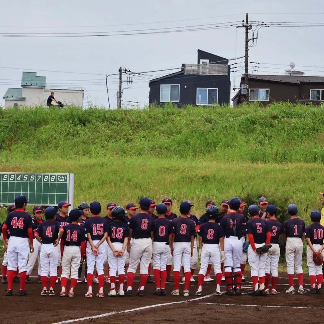 いよいよ梅雨入りしましたね☔
今日の練習&試合はあいにくの雨で中止となってしまいましたが、ここまでは週末の雨割合も低く、順調に試合をさせて頂いています!☀
写真は先週のメジャーの様子📸①②と、少し