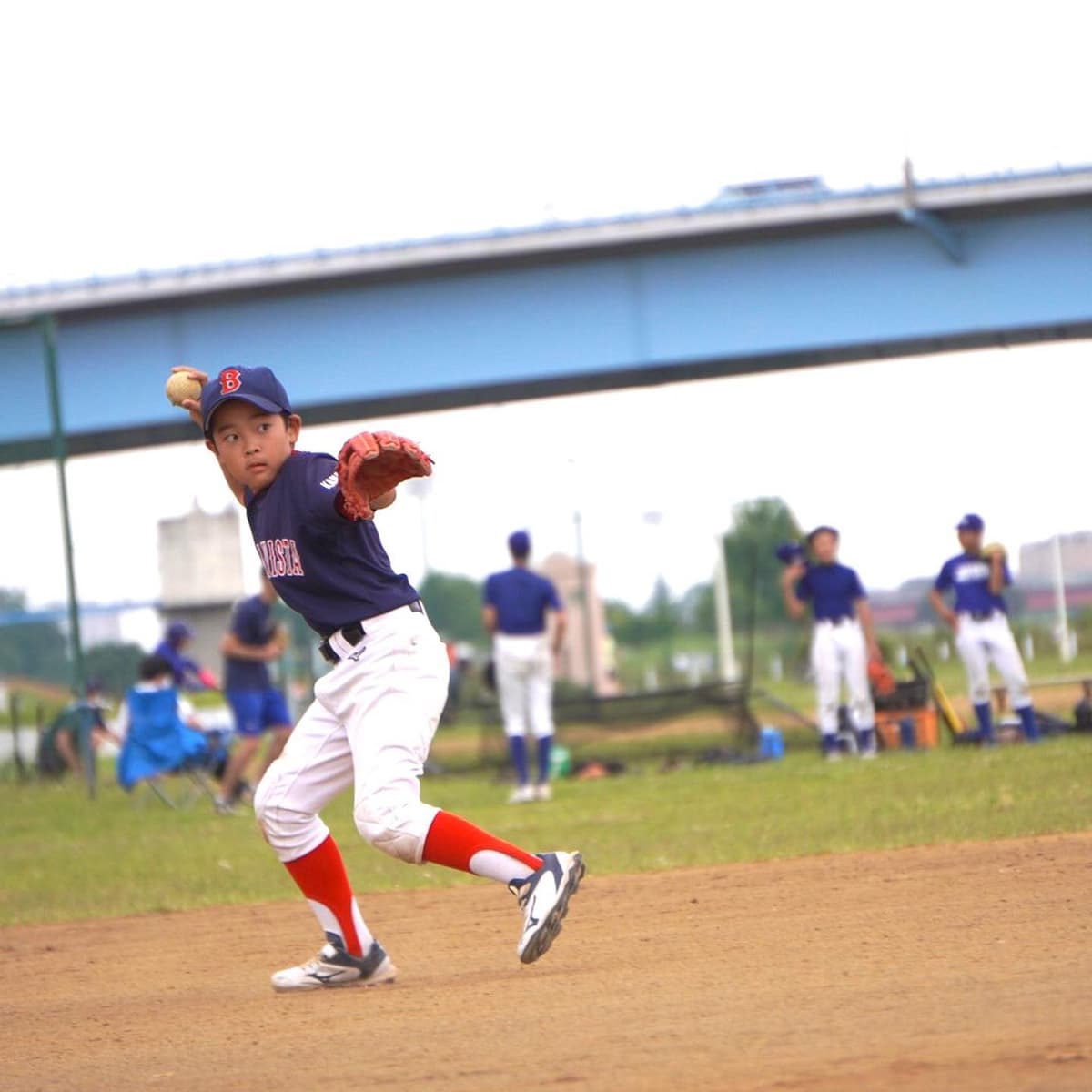 週末公式戦&練習試合の2試合を行いました。
結果
公式戦8-4
練習試合8-1
の2勝!
公式戦は前週から2連勝。
先発左腕が4回まで1死球の好投、自身も人生初のホームランを打ち最高の1日だった