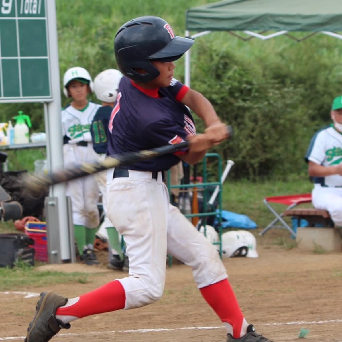 今週末は今年から参加させて頂いているリーグ戦第8節。
初回先制点の後すぐに追いつかれるも中押しダメ押しと逆転されることなく6対4の勝利。🎉
先発ピッチャーは8奪三振。
中継、抑えも頑張ってくれま