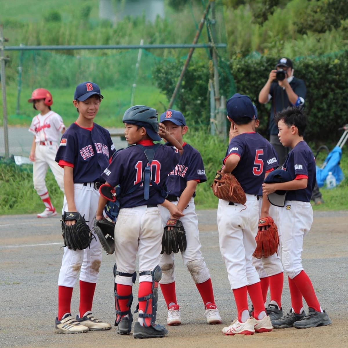 週末宮本慎也杯2回戦が行われました。
先制点を取るもすぐに逆転、追加点。
後半なんとか2点を追加するも追いつくことが出来ずに3対8で敗戦。
負けても楽しくスポーツマンらしく相手を称えグッドルーザー