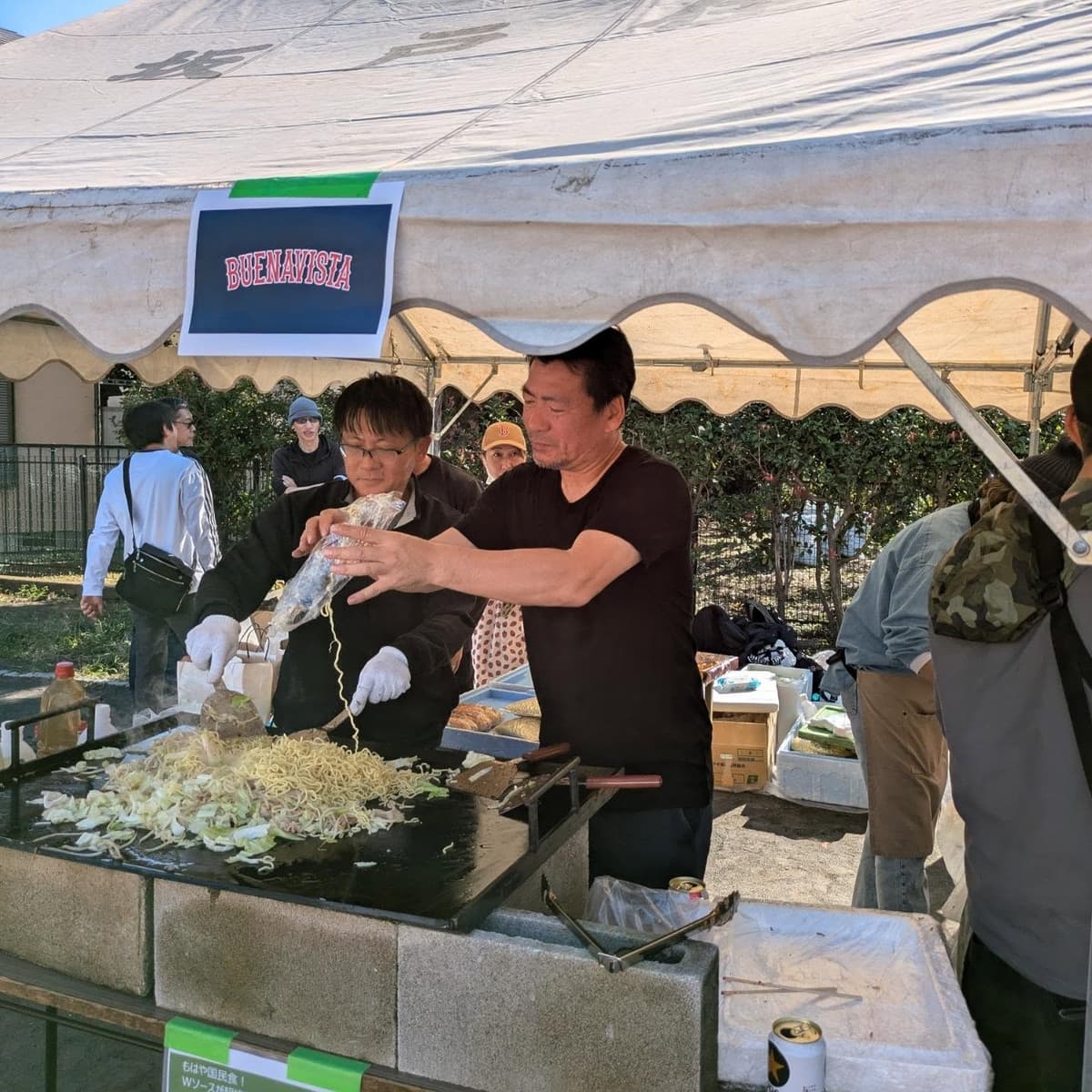 昨日は坂戸住宅自治会さんのハロウィンイベントにブエナビスタ少年野球クラブとして、焼きそばと焼き鳥のお店を出店させて頂きました!
ブエナビスタの活動を支えてくださった自治会さんに少しでも恩返しができれ